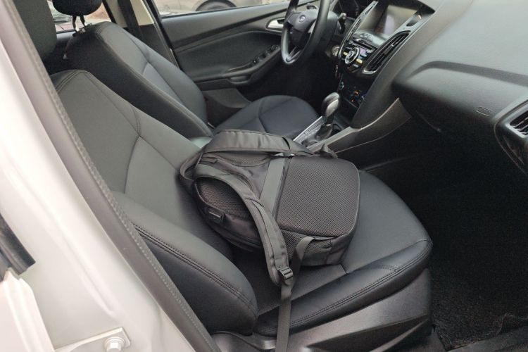 福特 福克斯 2017款 两厢 1.6L 自动舒适型智行版局部细节41