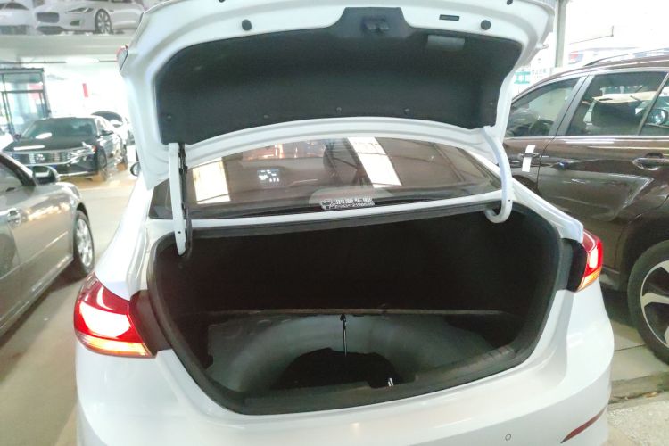 现代 领动 2016款 1.6L 自动智炫·精英型局部细节23