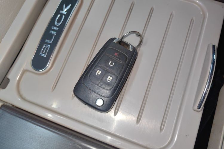 别克GL8 2018款 28T 舒适型 国VI中控内饰11