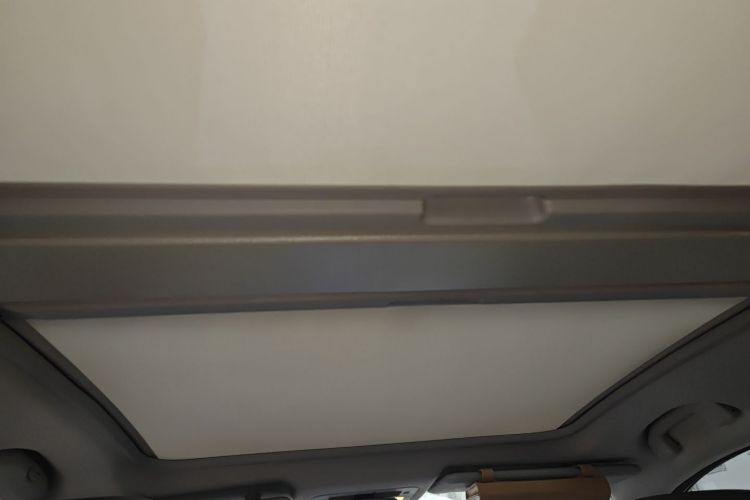 雷诺 科雷傲(进口) 2010款 2.5L 四驱舒适型中控内饰22