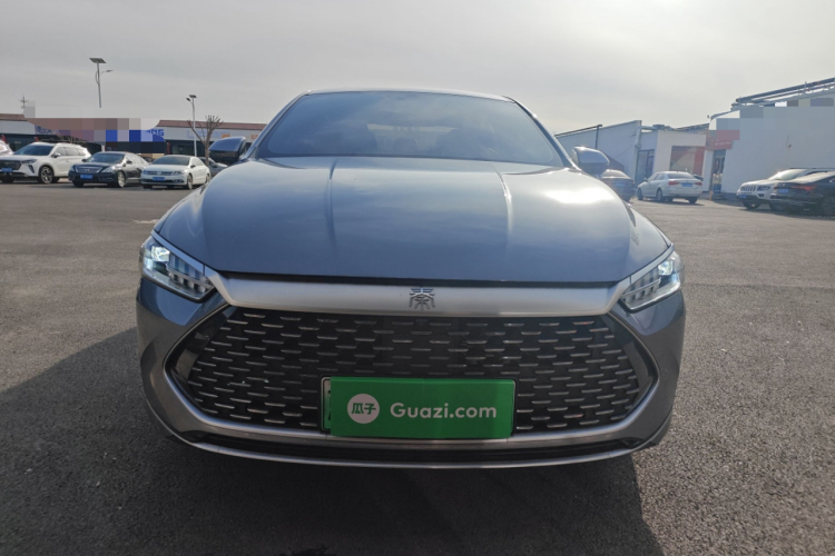 比亚迪 秦PLUS 2023款  冠军版 DM-i 120KM超越型车身外观2