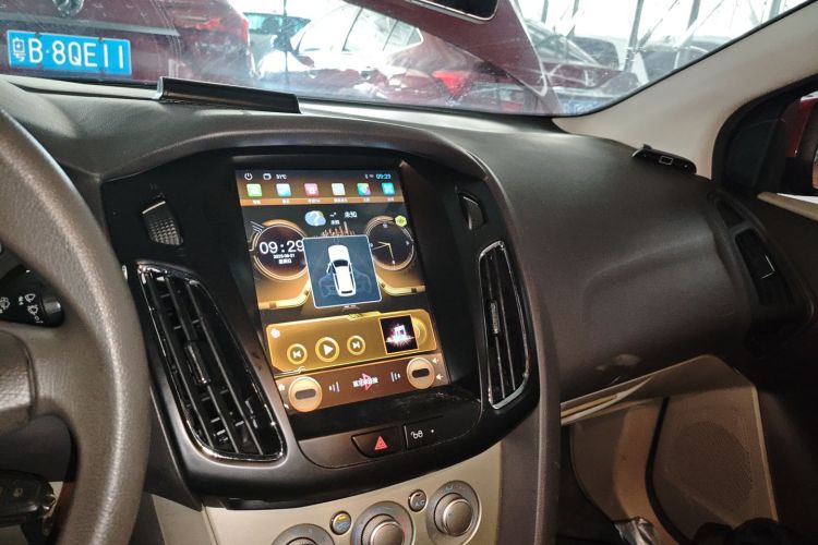 福特 福克斯 2012款 三厢 1.6L 自动舒适型局部细节16