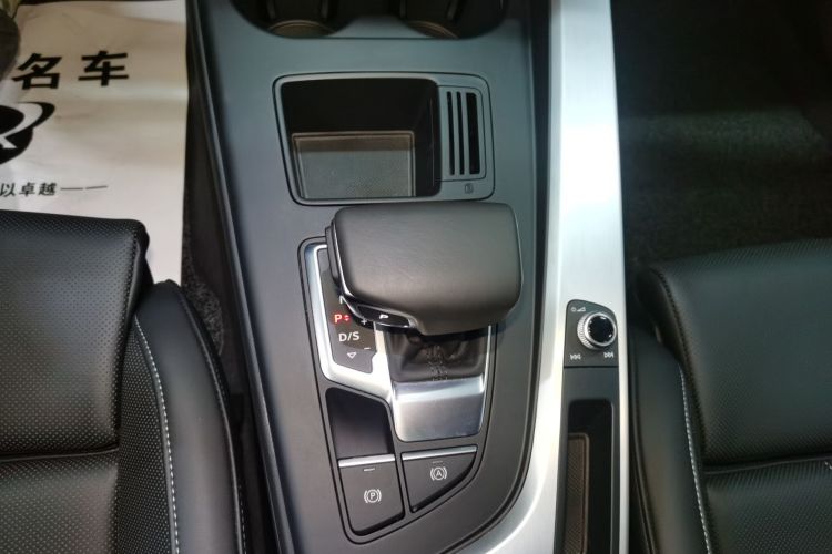 奥迪A4L 2024款 40 TFSI 时尚动感型中控内饰18