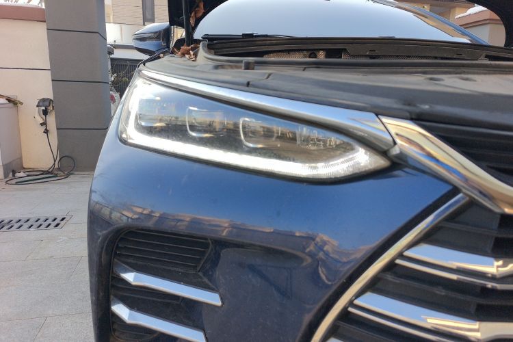 比亚迪 唐新能源 2019款 DM 2.0T 全时四驱智联创享型 7座 国VI车身外观8