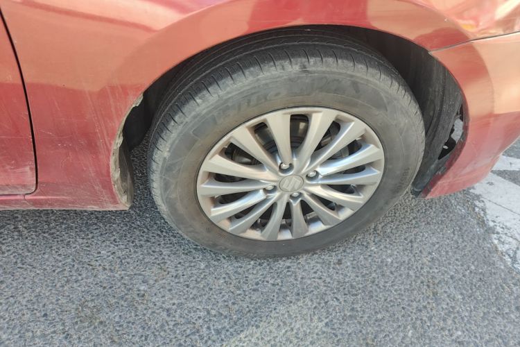 铃木 启悦 2015款 1.6L 手动舒享型车身外观10