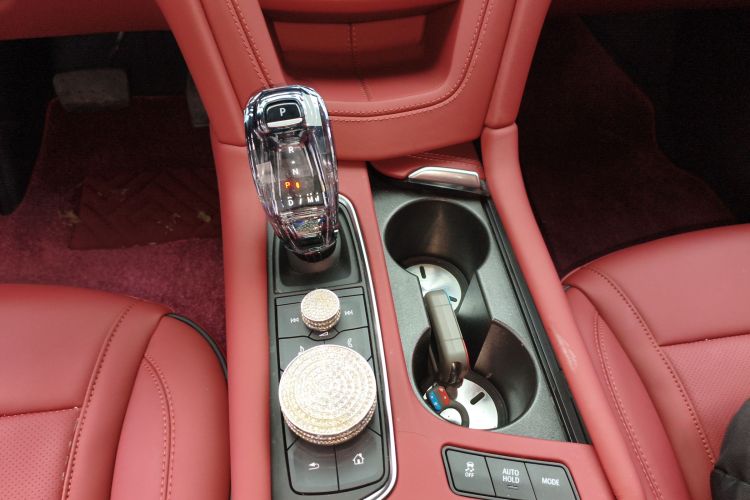 凯迪拉克XT5 2021款 2.0T 两驱豪华型中控内饰18