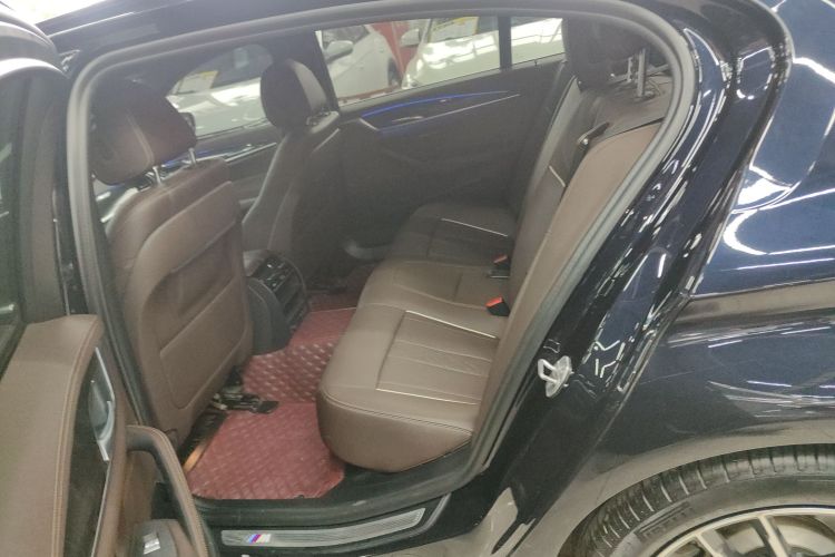 宝马5系 2021款 改款 525Li M运动套装中控内饰7004