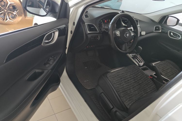 日产 轩逸 2021款 经典 1.6XL CVT豪华版中控内饰20