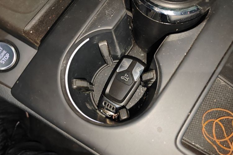 奥迪A4L 2024款 40 TFSI 时尚动感型中控内饰11