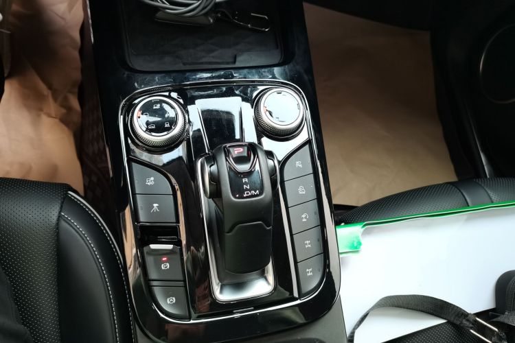 坦克300 2023款 越野版 2.0T 征服者局部细节18