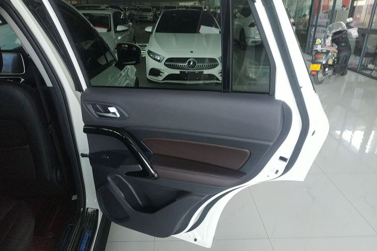 广汽传祺 传祺GS4 2018款 235T 自动两驱至尊版中控内饰7003