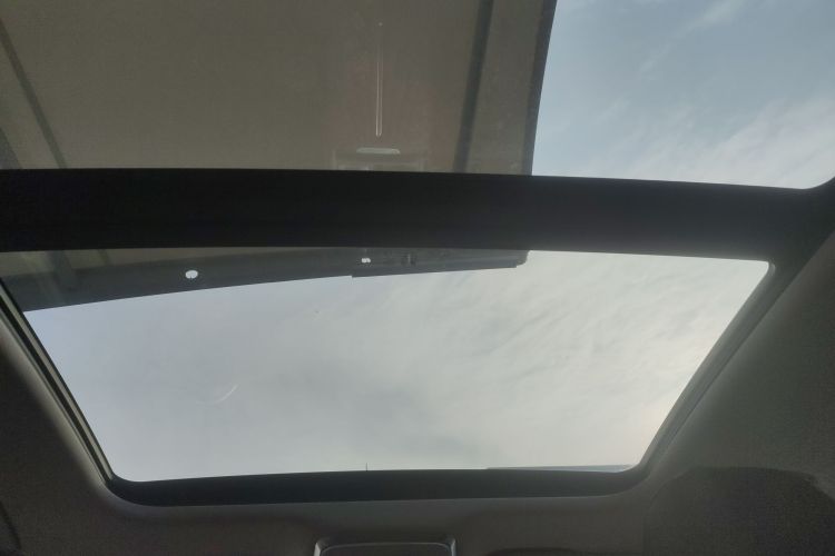 红旗H5 2025款 1.5T DCT玄影版中控内饰22