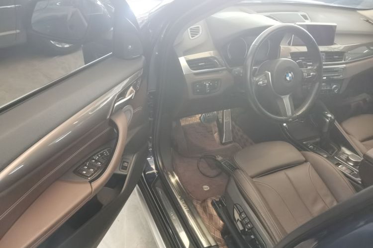 宝马X1 2018款 xDrive20Li 尊享型中控内饰7003