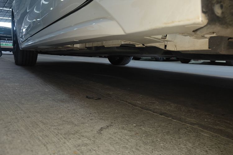 丰田 雷凌 2022款 双擎 1.8H E-CVT运动版局部细节9002