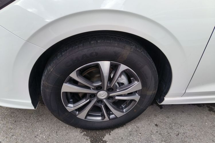 长安 逸动 2024款 PLUS 蓝鲸NE 1.4T GDI DCT高能版车身外观35