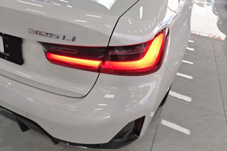 宝马3系 2023款 325Li M运动套装车身外观9