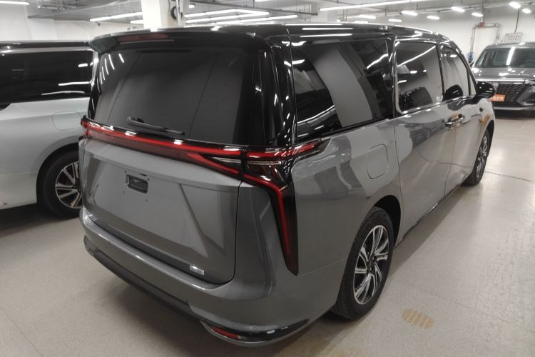 上汽大通MAXUS 大家9 2024款 超混 超长续航森林版 七座车身外观7