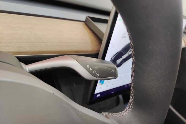 特斯拉 Model Y 2021款 标准续航后驱版中控内饰18