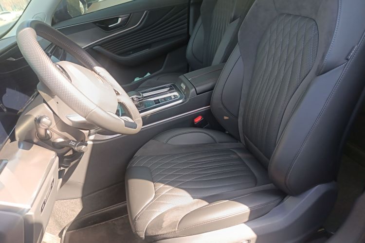 红旗HS5 2023款 2.0T 旗享Pro版中控内饰19