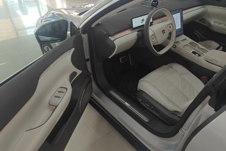 蔚来ET7 2022款 75kWh中控内饰7003