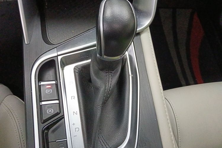 吉利汽车 缤瑞 2018款 14T CVT缤致版中控内饰18