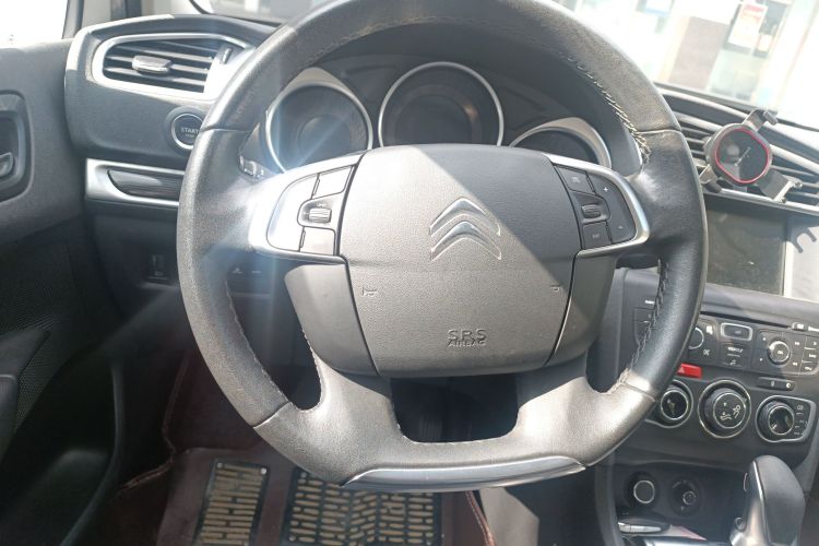 雪铁龙C4L 2015款 1.2T 自动尊贵版局部细节13