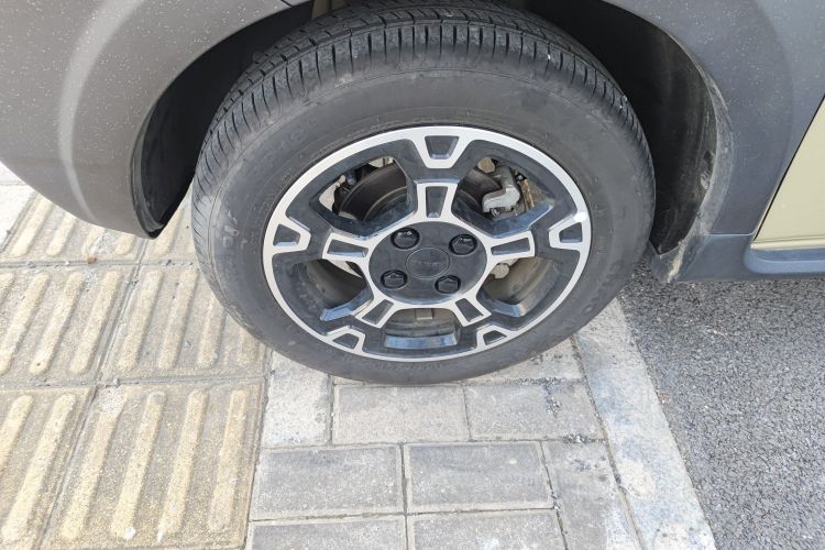 吉利银河 2024款 200km 熊猫骑士车身外观6007