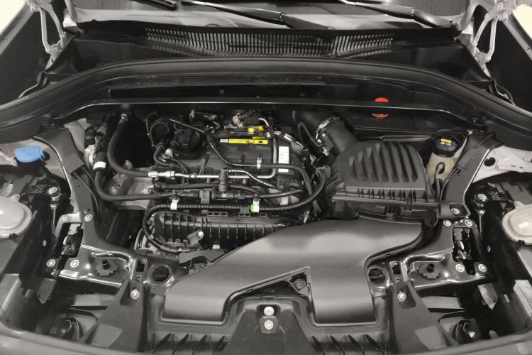 宝马X1 2020款 sDrive20Li 尊享型机舱底盘24