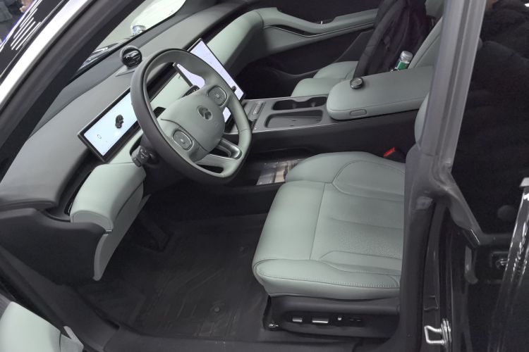 蔚来ET5 2022款 75kWh中控内饰19