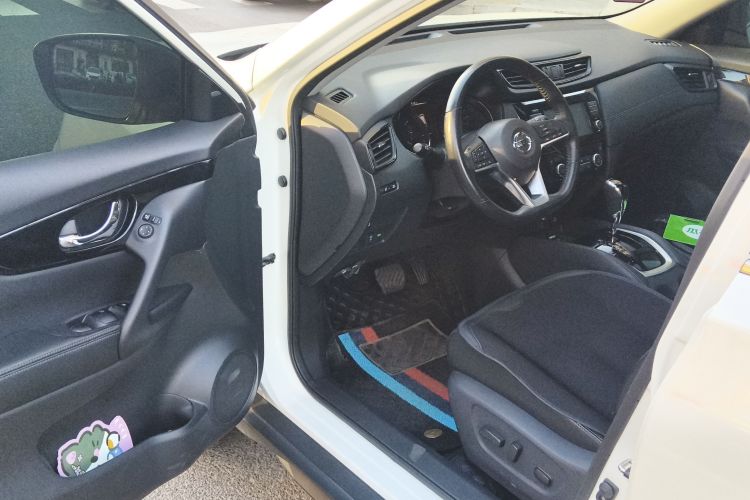 日产 奇骏 2019款 2.0L CVT舒适版 2WD中控内饰20