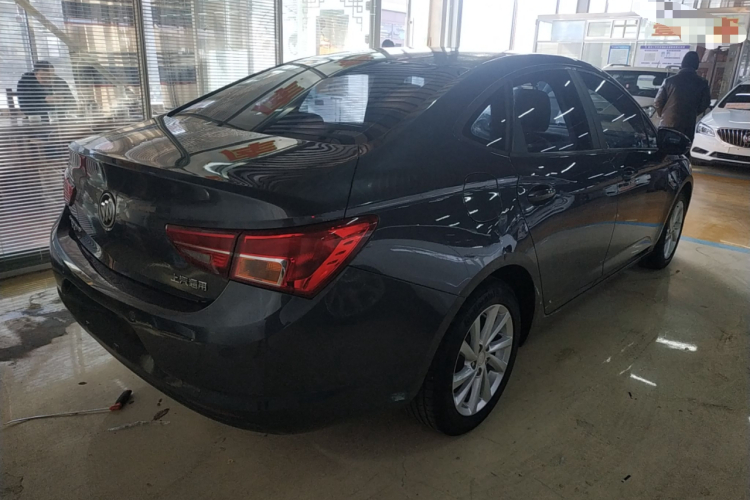 别克 威朗 2015款 三厢 15S 手动进取型车身外观7