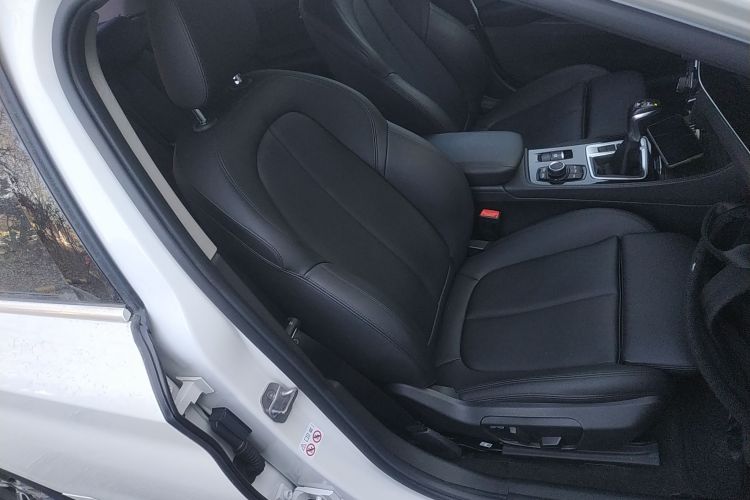 宝马1系 2018款 118i 运动型局部细节41