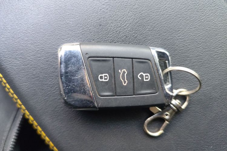 一汽-大众CC 2023款 380TSI 夺目版中控内饰11