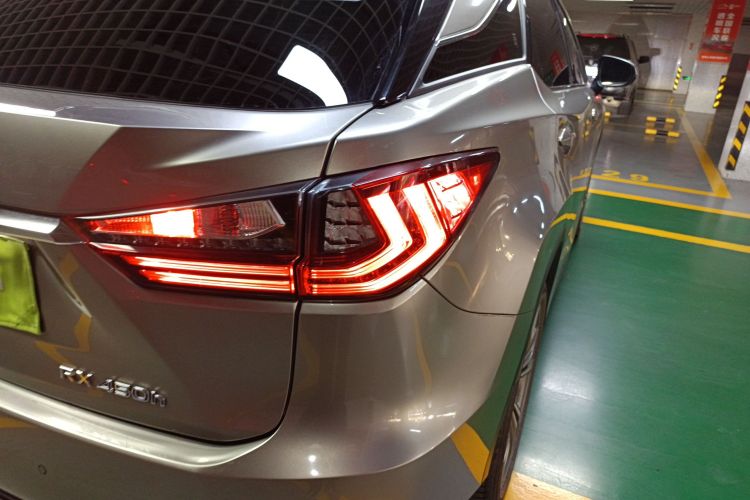 雷克萨斯RX 2016款 450h 四驱典雅版车身外观9
