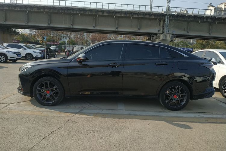 东风风神 奕炫 2021款 230T 自动追影骑士版车身外观6003