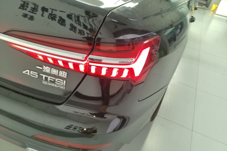 奥迪A6L 2019款 45 TFSI quattro 臻选动感型车身外观9