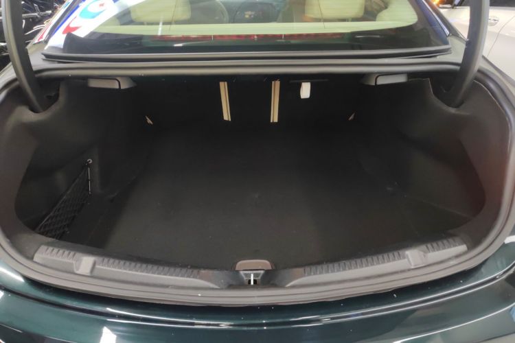 奔驰E级(进口) 2023款 改款 E 260 轿跑车机舱底盘23