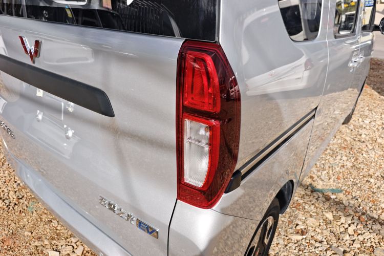 五菱汽车 五菱之光新能源 2025款 201km 舒适型车身外观6006