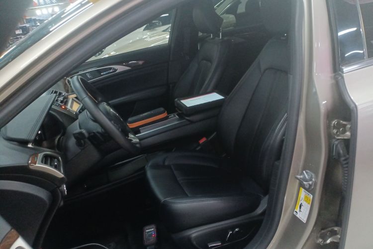 林肯MKZ 2019款 2.0T 尊享版 国VI中控内饰19