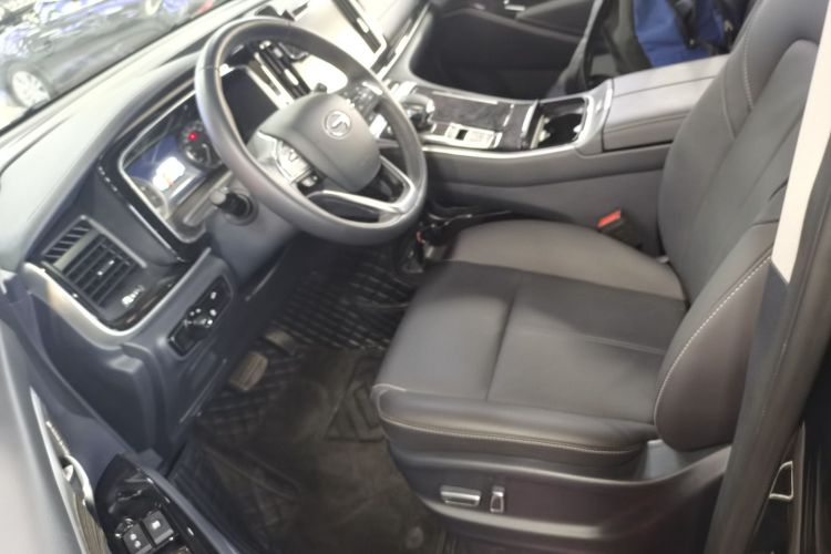 广汽传祺 传祺M8 2023款 领秀系列 390T 尊享版中控内饰19