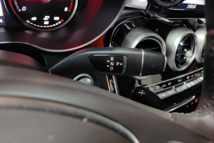 奔驰GLC 2019款 改款 GLC 260 L 4MATIC 豪华型局部细节18