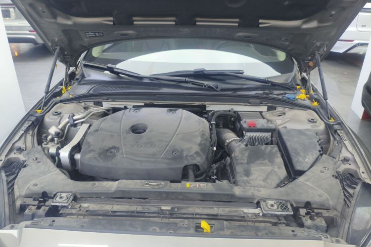 沃尔沃S60 2020款 T4 智逸豪华版机舱底盘24