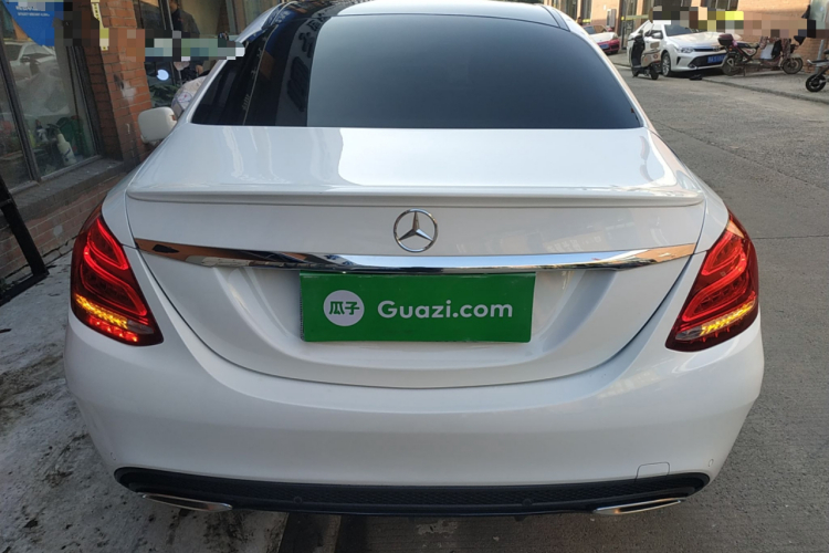 奔驰C级 2018款 C 200 运动版车身外观6