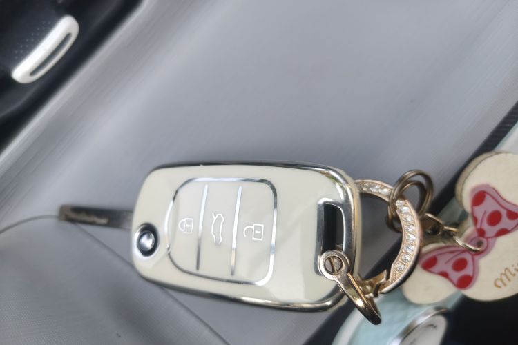 五菱汽车 宏光MINIEV 2021款 马卡龙夹心款 120km 磷酸铁锂中控内饰11