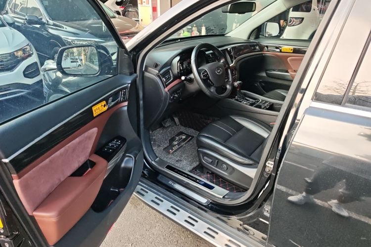 广汽传祺 传祺GS8 2017款 320T 两驱豪华智联版（七座）中控内饰20