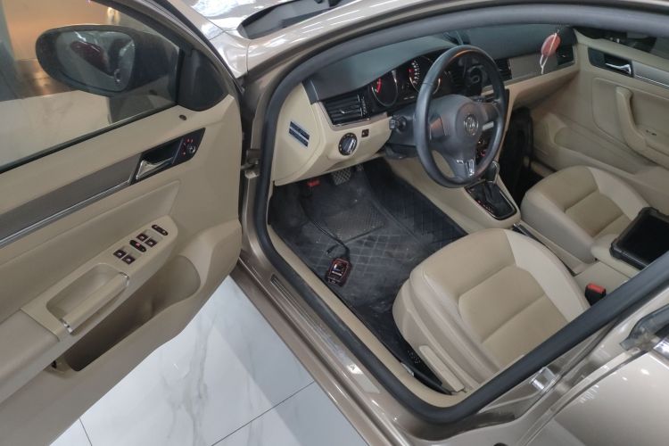 大众 宝来 2014款 1.6L 自动舒适型中控内饰20