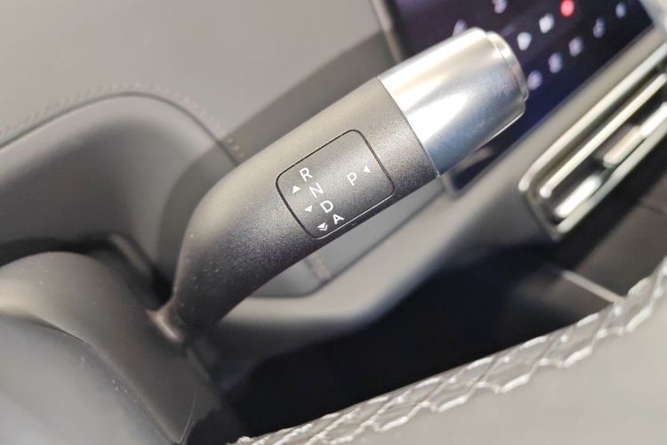 理想汽车 理想L9 2022款 Max中控内饰18