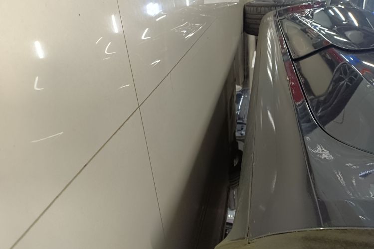 特斯拉 Model 3 2022款 Performance高性能全轮驱动版局部细节9002