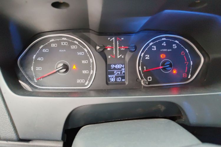 猎豹汽车 猎豹Q6 2015款 2.4L 手动两驱精英型中控内饰15