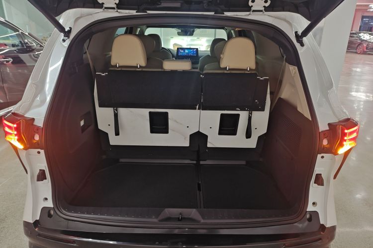 丰田 赛那SIENNA 2023款 2.5L混动 至尊版机舱底盘23